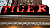 neon-tiger-sign-tiger-hotel-columbia-missouri
