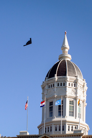 B2-Stealth-Bomber-Flying-Over-Jesse-Hall-Mizzou